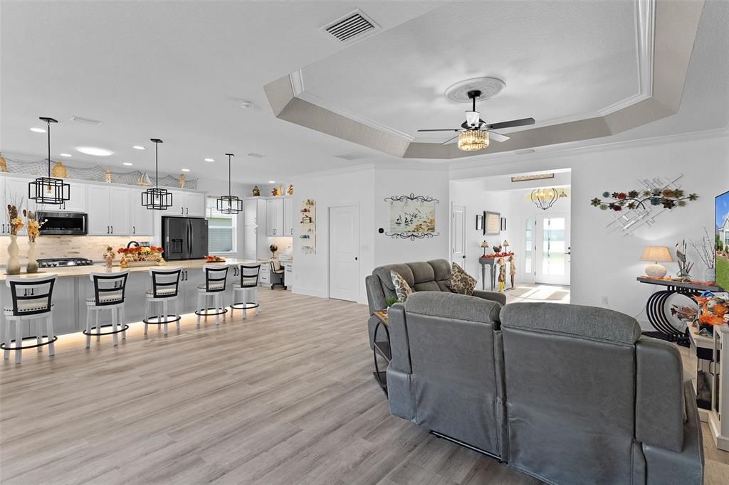 Active With Contract: $929,900 (3 beds, 2 baths, 2067 Square Feet)