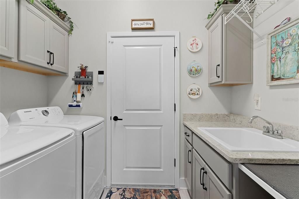 Active With Contract: $929,900 (3 beds, 2 baths, 2067 Square Feet)