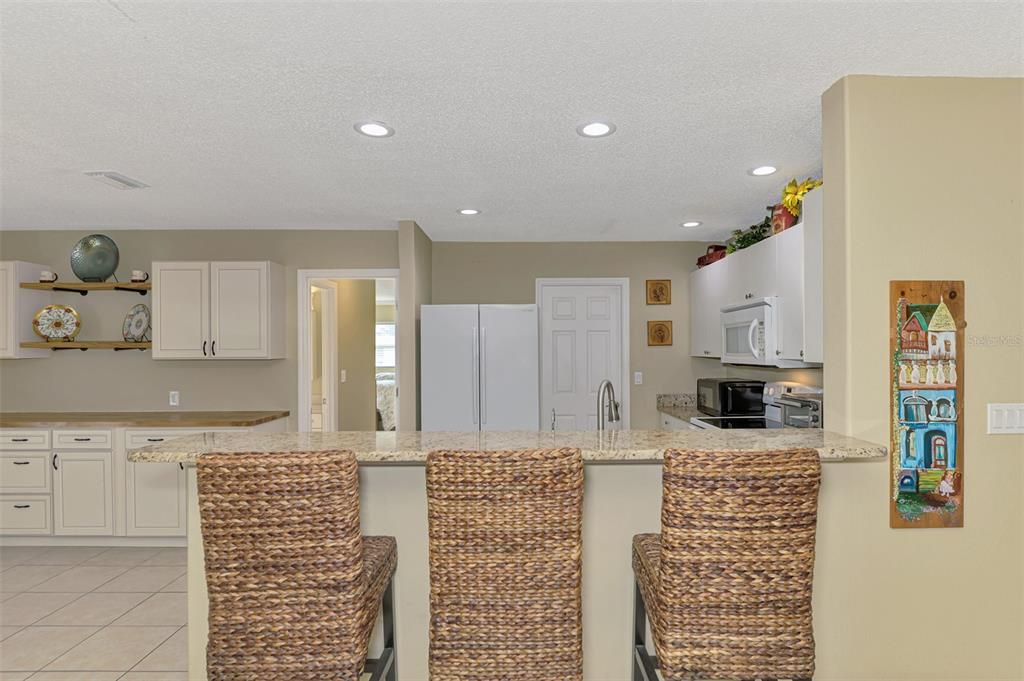 合同活跃: $339,000 (3 贝兹, 2 浴室, 1604 平方英尺)