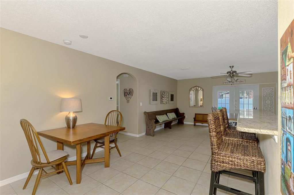 合同活跃: $339,000 (3 贝兹, 2 浴室, 1604 平方英尺)