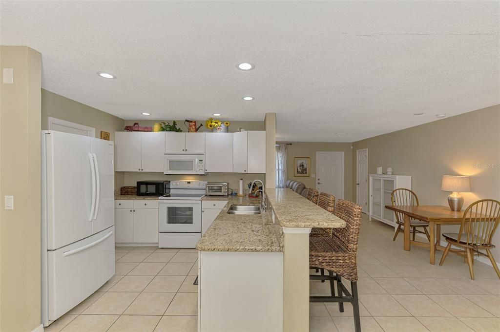 合同活跃: $339,000 (3 贝兹, 2 浴室, 1604 平方英尺)