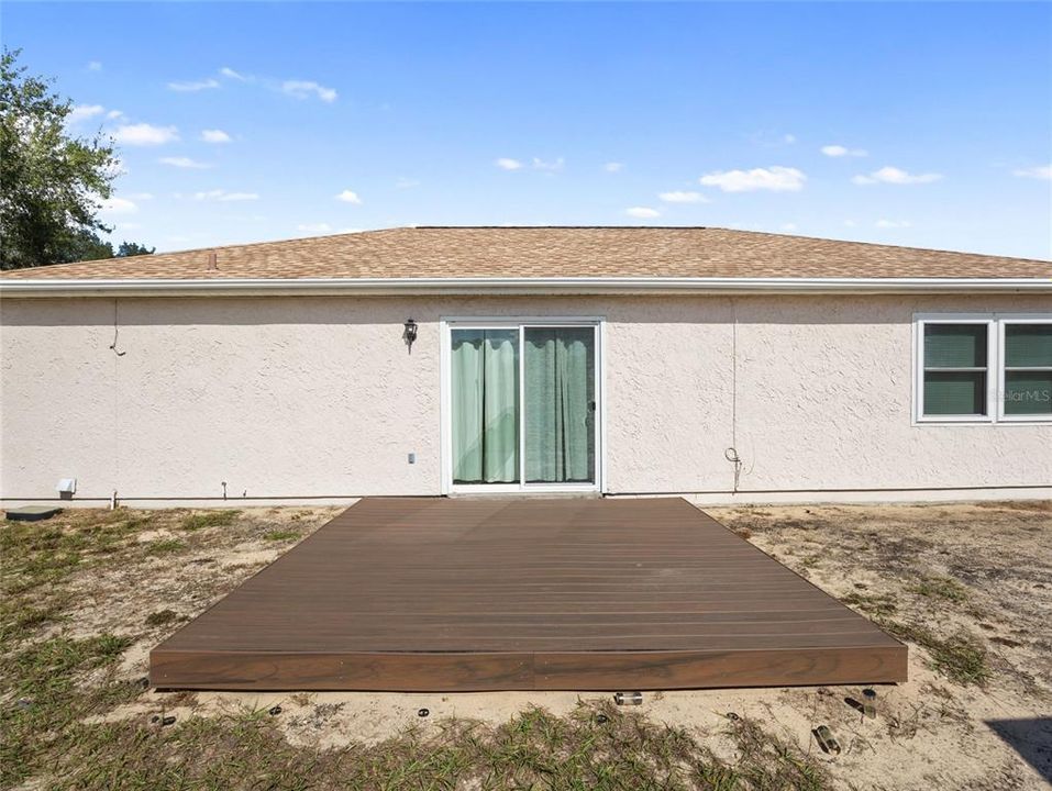 For Sale: $219,900 (2 beds, 2 baths, 901 Square Feet)