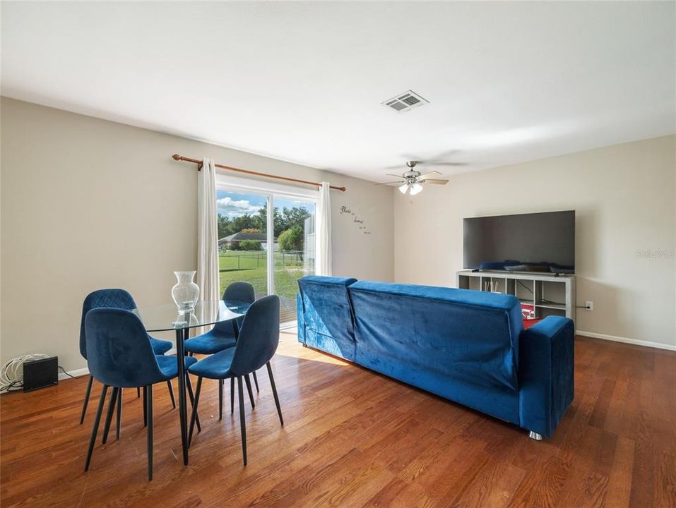 For Sale: $219,900 (2 beds, 2 baths, 901 Square Feet)