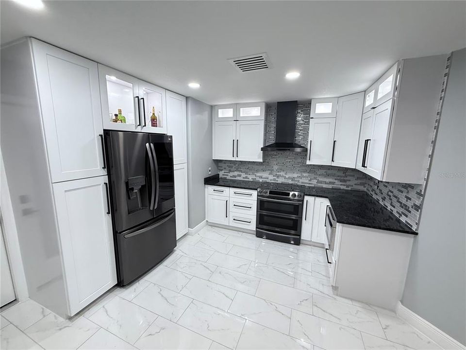 For Rent: $2,650 (3 beds, 2 baths, 1638 Square Feet)