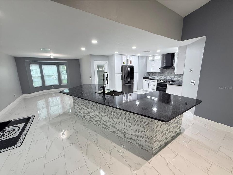 For Rent: $2,650 (3 beds, 2 baths, 1638 Square Feet)