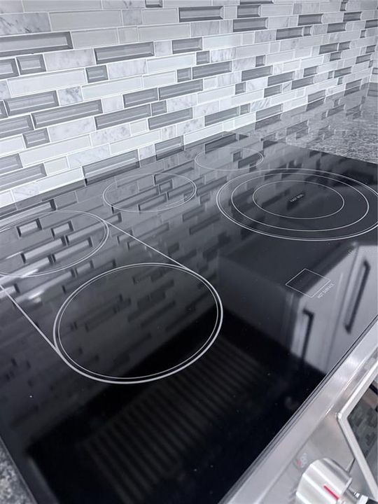 For Rent: $2,650 (3 beds, 2 baths, 1638 Square Feet)