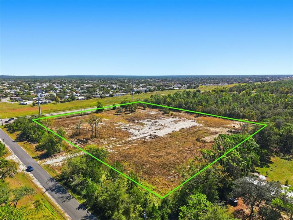 На продажу: $995,000 (8.40 acres)