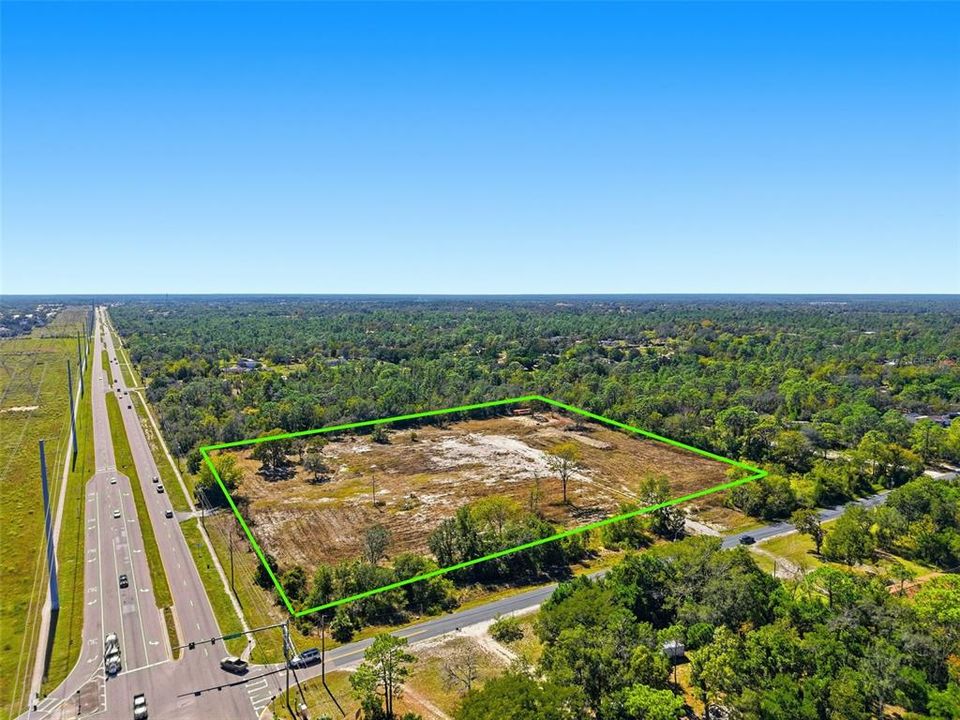 На продажу: $995,000 (8.40 acres)