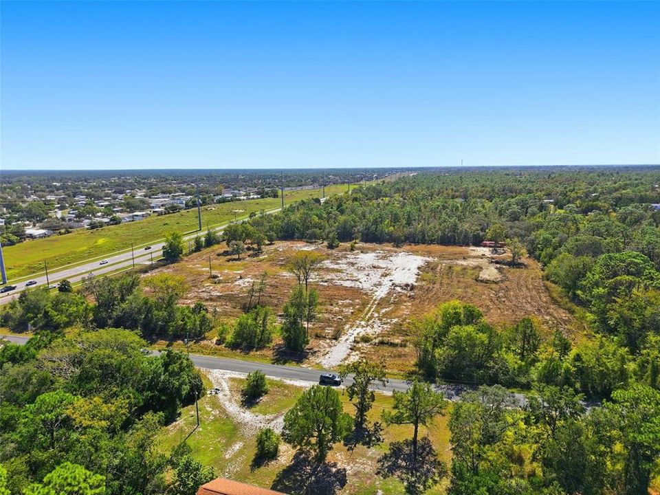 На продажу: $995,000 (8.40 acres)