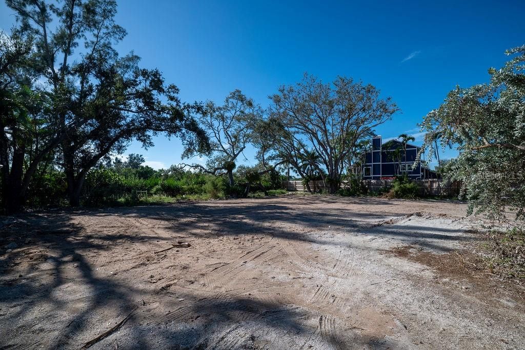 For Sale: $1,000,000 (0.43 acres)