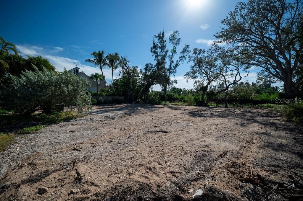 For Sale: $1,000,000 (0.43 acres)