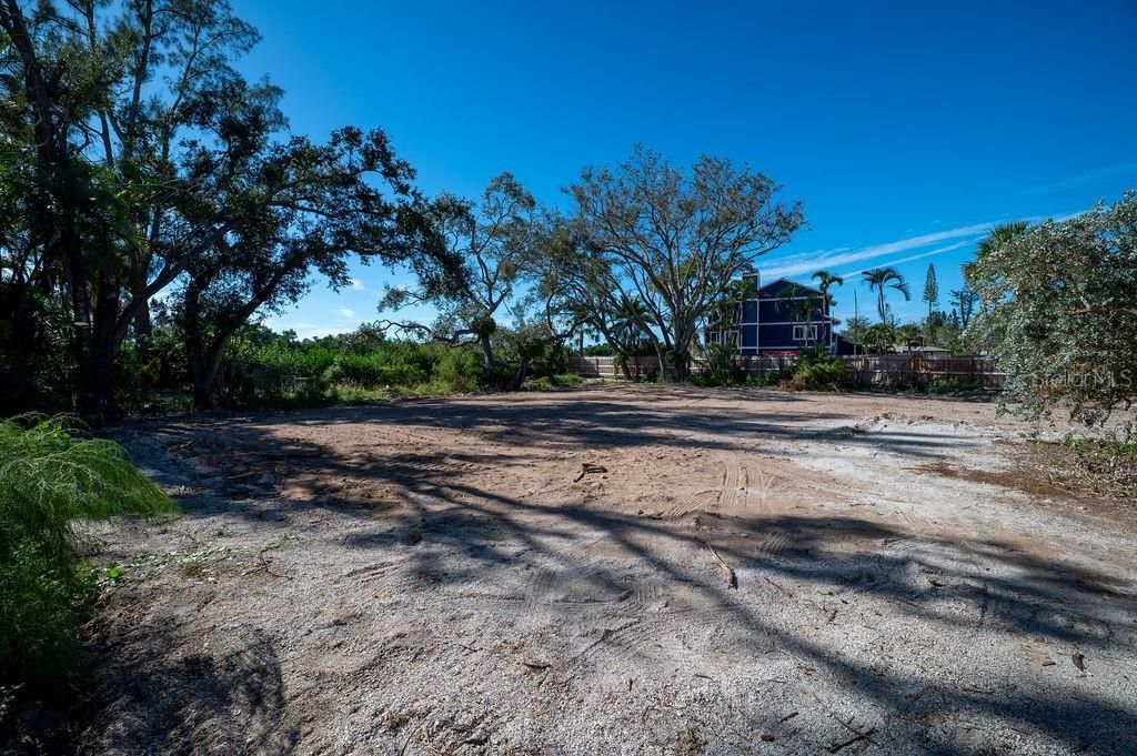 For Sale: $1,000,000 (0.43 acres)