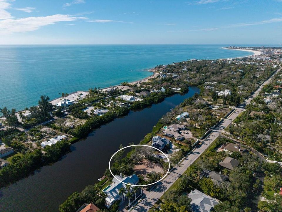 For Sale: $1,000,000 (0.43 acres)