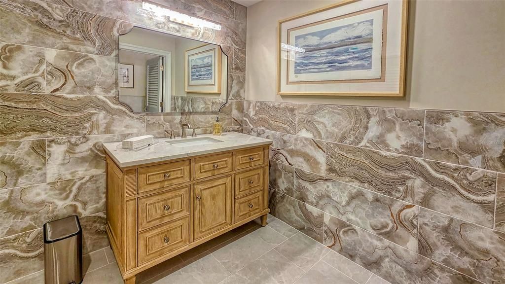 На продажу: $1,245,000 (2 спален, 2 ванн, 1307 Квадратных фут)