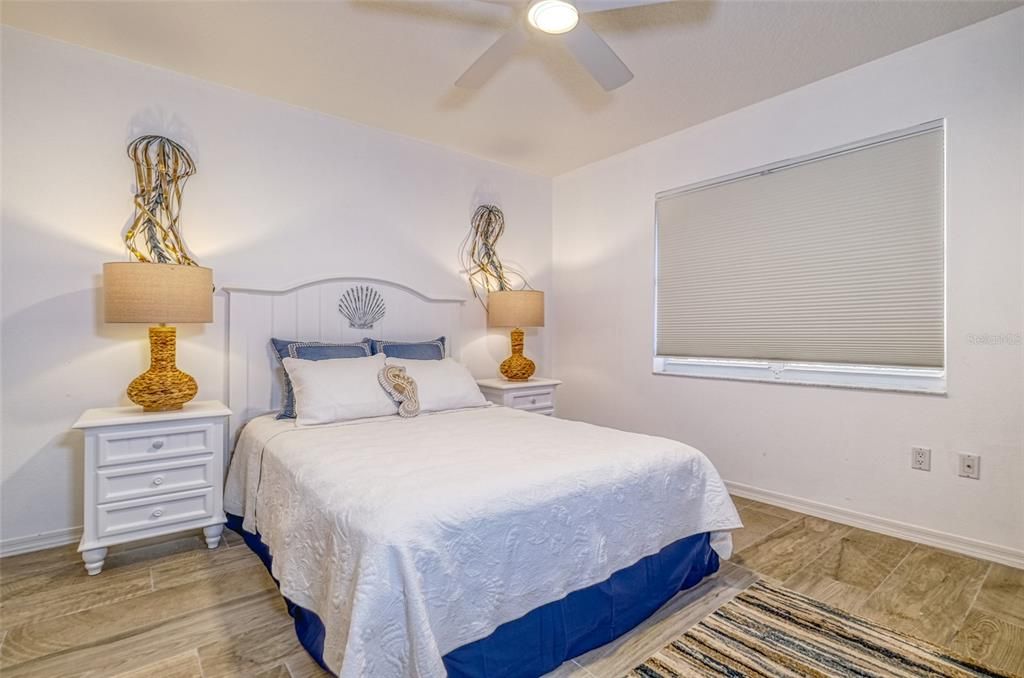 На продажу: $1,245,000 (2 спален, 2 ванн, 1307 Квадратных фут)