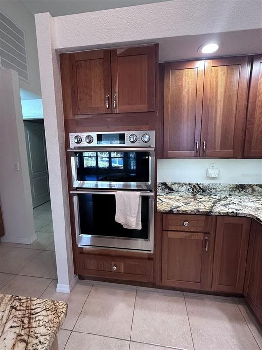 待售: $775,000 (3 贝兹, 2 浴室, 2135 平方英尺)