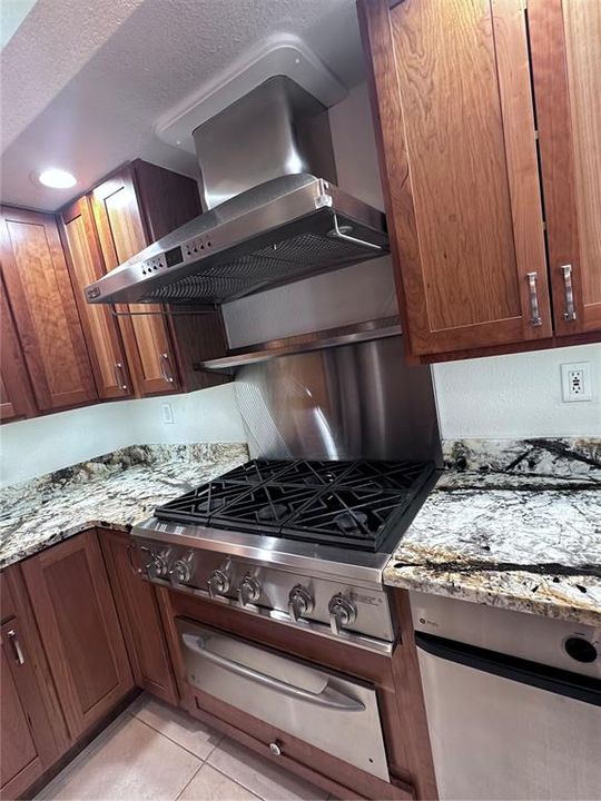 待售: $775,000 (3 贝兹, 2 浴室, 2135 平方英尺)