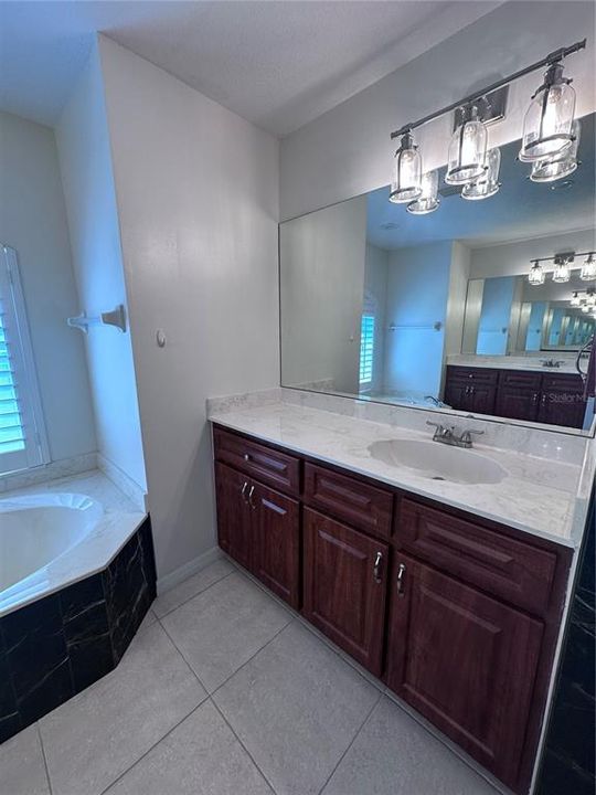 待售: $775,000 (3 贝兹, 2 浴室, 2135 平方英尺)