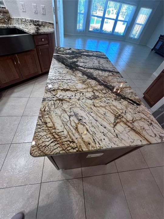 待售: $775,000 (3 贝兹, 2 浴室, 2135 平方英尺)