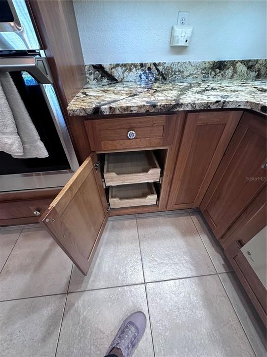 待售: $775,000 (3 贝兹, 2 浴室, 2135 平方英尺)