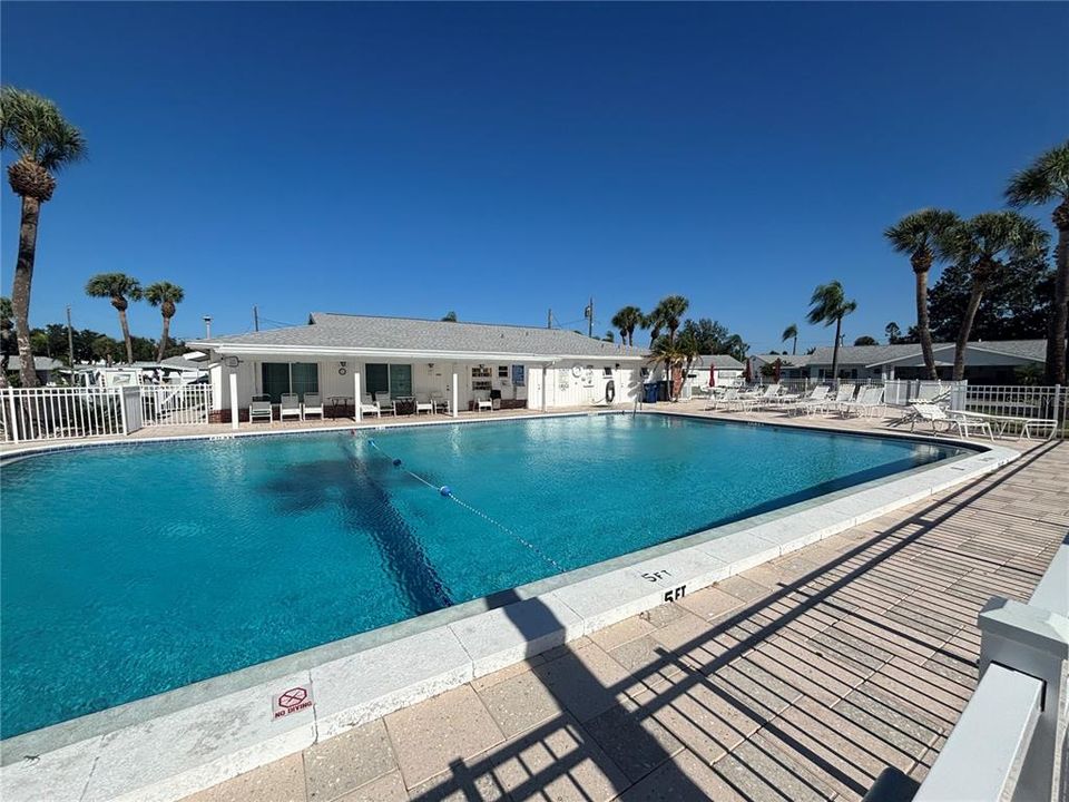 待售: $170,000 (2 贝兹, 1 浴室, 865 平方英尺)