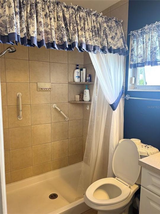 待售: $170,000 (2 贝兹, 1 浴室, 865 平方英尺)