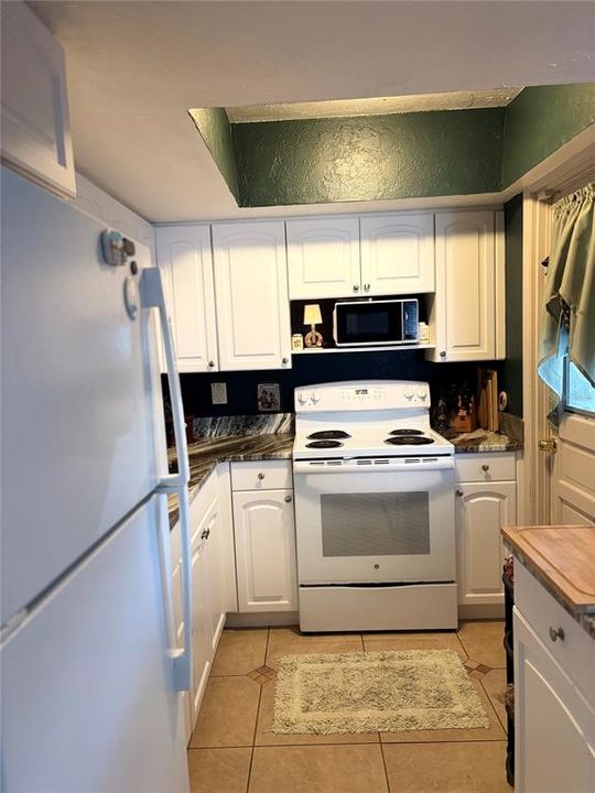 待售: $170,000 (2 贝兹, 1 浴室, 865 平方英尺)