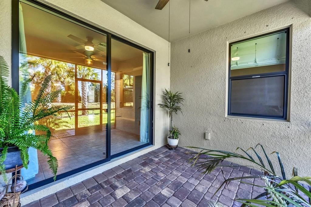 Active With Contract: $399,000 (2 beds, 2 baths, 1458 Square Feet)