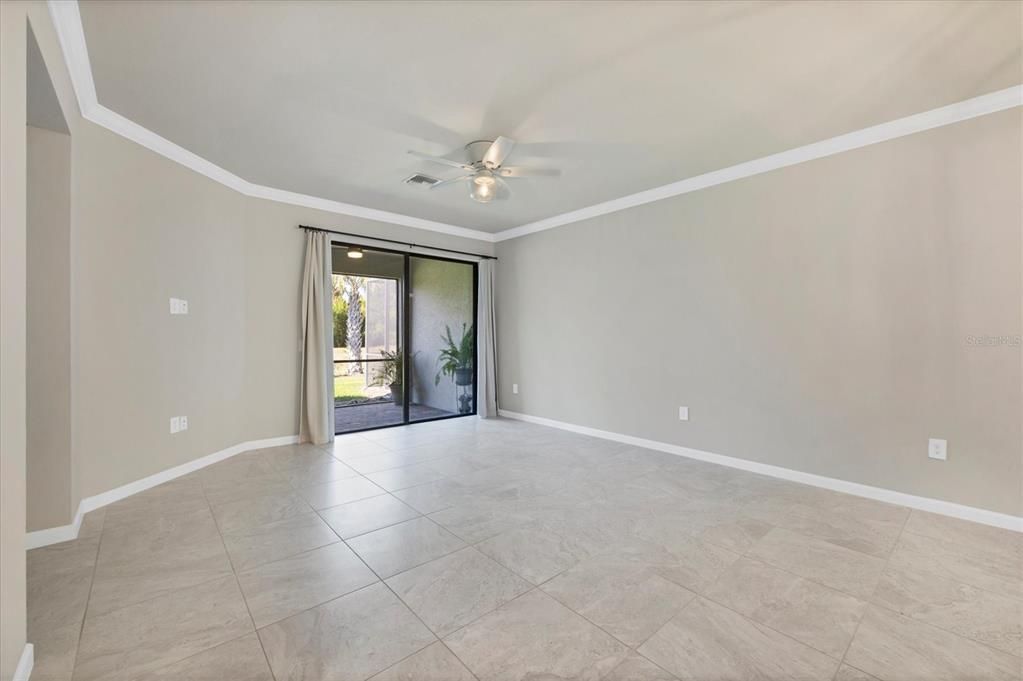 Active With Contract: $399,000 (2 beds, 2 baths, 1458 Square Feet)