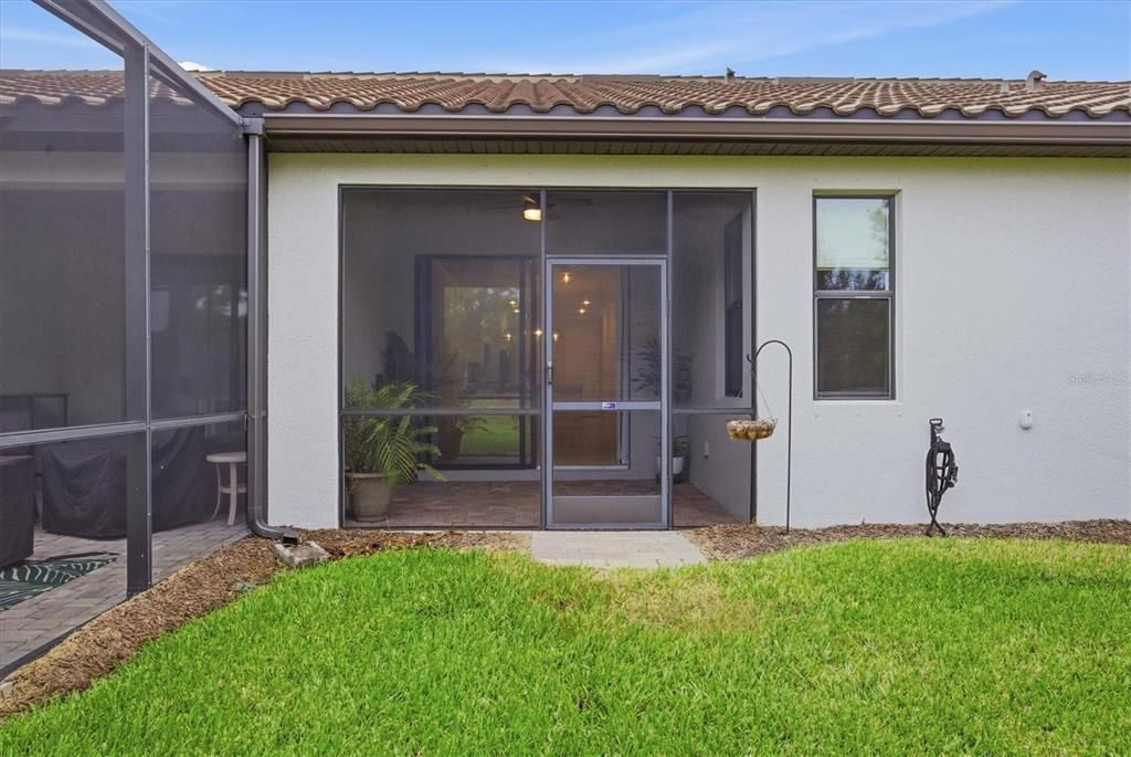 Active With Contract: $399,000 (2 beds, 2 baths, 1458 Square Feet)