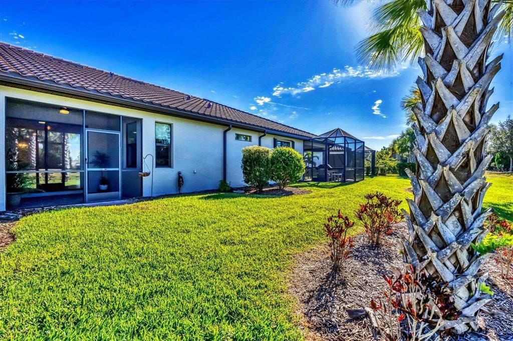 Active With Contract: $399,000 (2 beds, 2 baths, 1458 Square Feet)