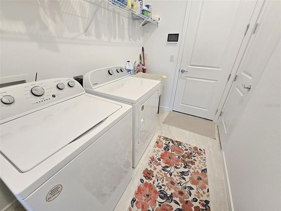 Active With Contract: $2,199 (2 beds, 2 baths, 1542 Square Feet)