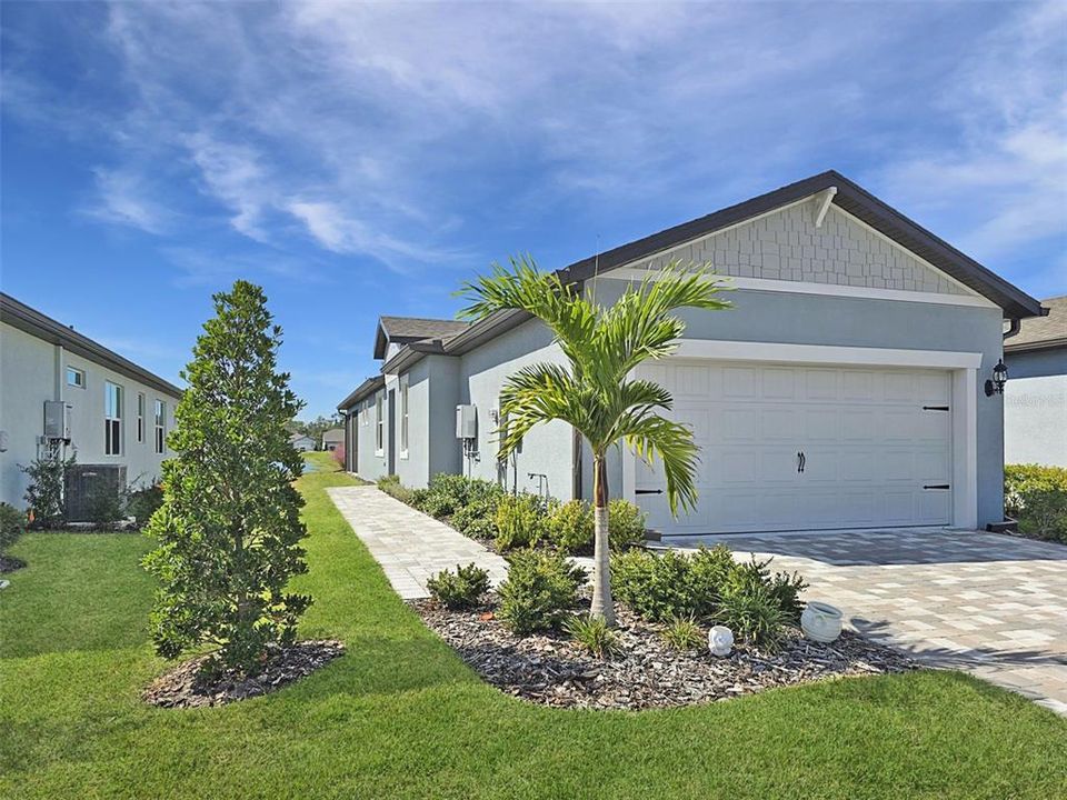 Active With Contract: $2,199 (2 beds, 2 baths, 1542 Square Feet)