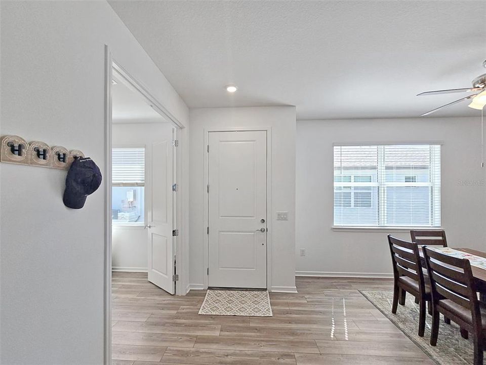 Active With Contract: $2,199 (2 beds, 2 baths, 1542 Square Feet)