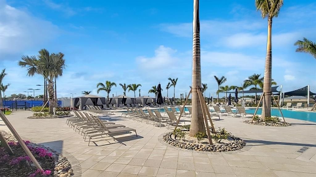 Active With Contract: $2,199 (2 beds, 2 baths, 1542 Square Feet)