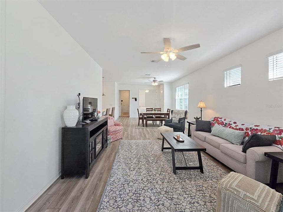 Active With Contract: $2,199 (2 beds, 2 baths, 1542 Square Feet)