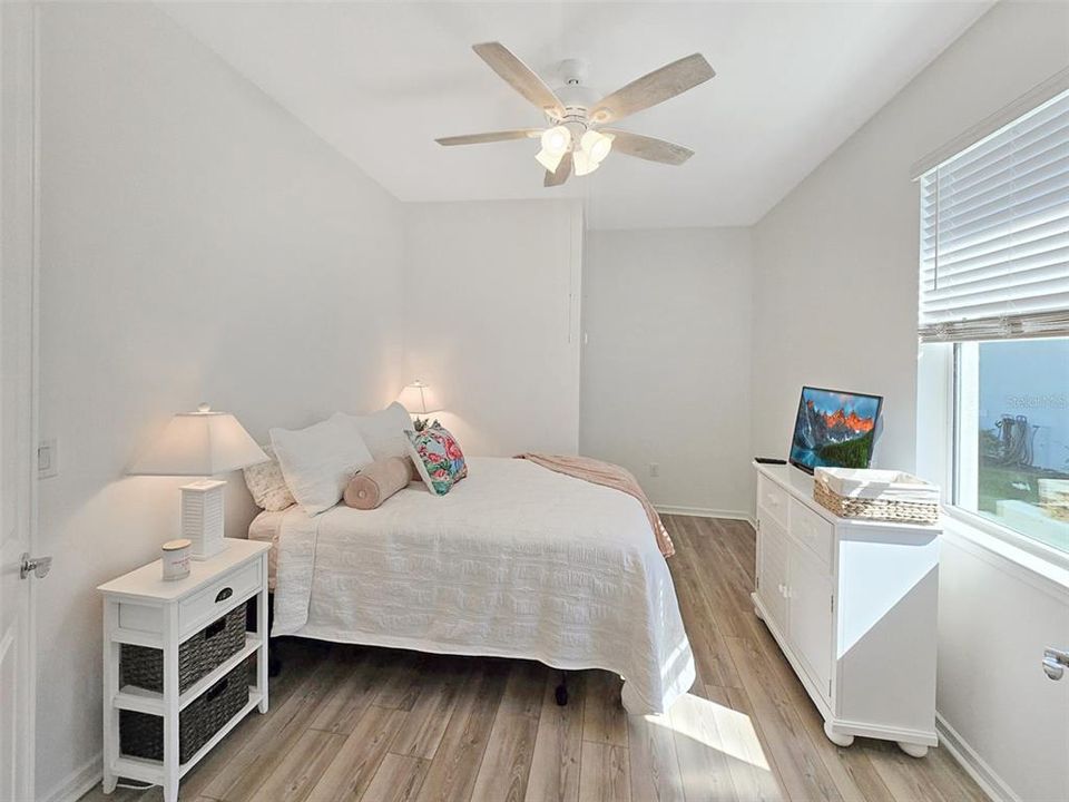 Active With Contract: $2,199 (2 beds, 2 baths, 1542 Square Feet)