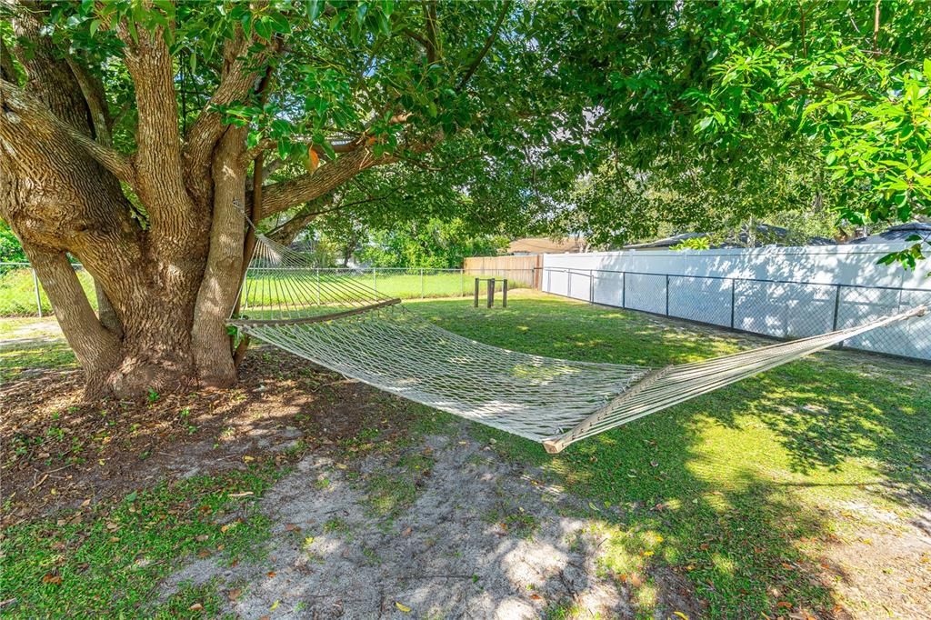 Под контрактом: $345,000 (3 спален, 2 ванн, 1732 Квадратных фут)