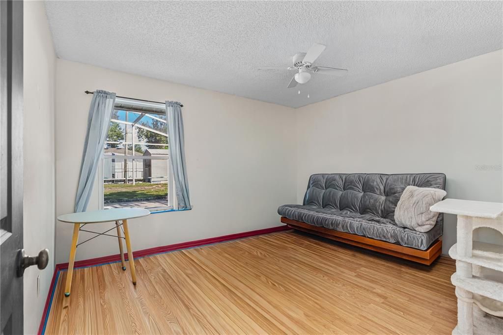 Под контрактом: $345,000 (3 спален, 2 ванн, 1732 Квадратных фут)