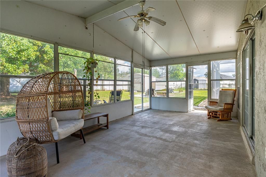 Под контрактом: $345,000 (3 спален, 2 ванн, 1732 Квадратных фут)