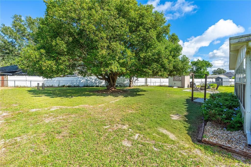 Под контрактом: $345,000 (3 спален, 2 ванн, 1732 Квадратных фут)