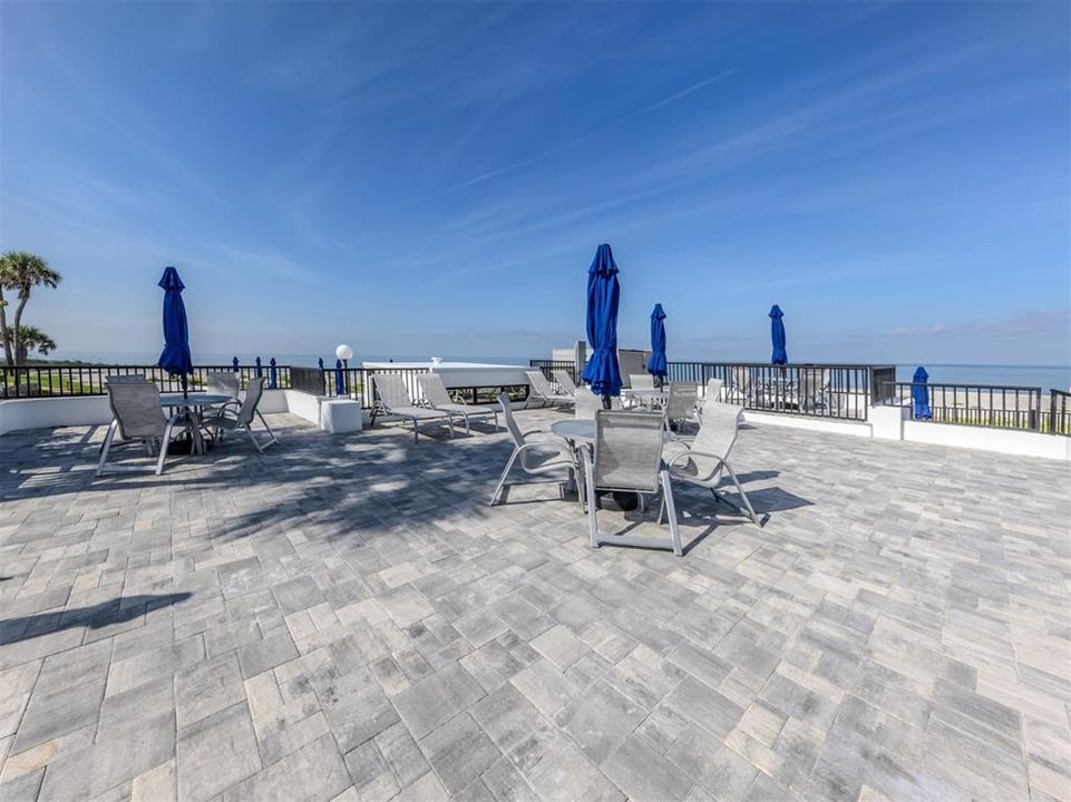 For Sale: $529,000 (2 beds, 2 baths, 934 Square Feet)