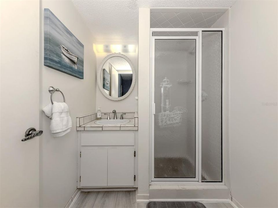 For Sale: $529,000 (2 beds, 2 baths, 934 Square Feet)