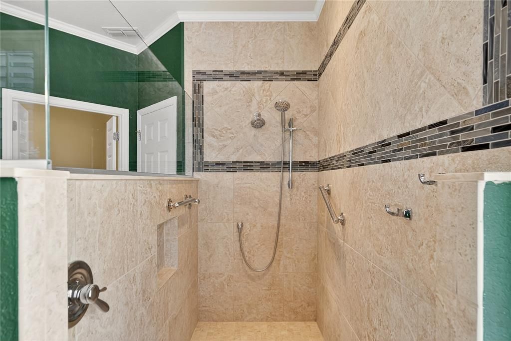 En Venta: $478,900 (3 camas, 2 baños, 2413 Pies cuadrados)