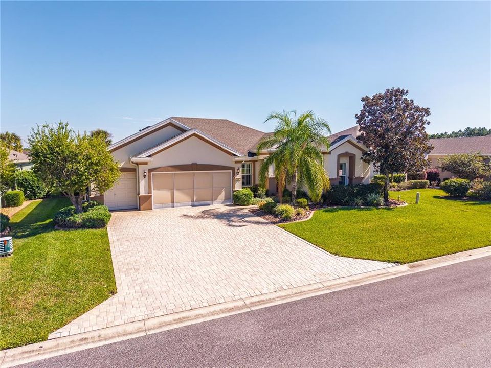 En Venta: $478,900 (3 camas, 2 baños, 2413 Pies cuadrados)