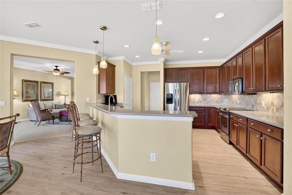 En Venta: $478,900 (3 camas, 2 baños, 2413 Pies cuadrados)