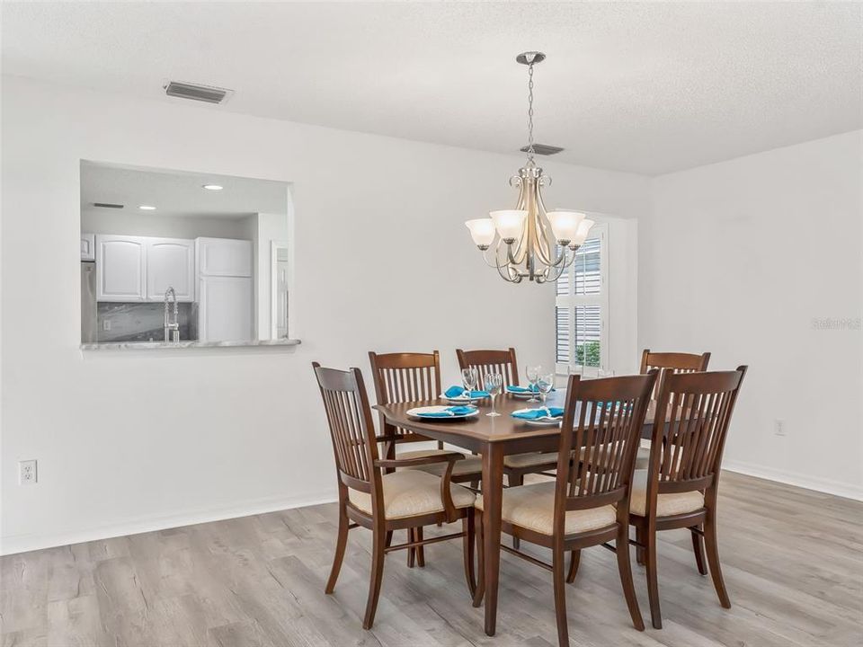 En Venta: $459,000 (3 camas, 2 baños, 2200 Pies cuadrados)