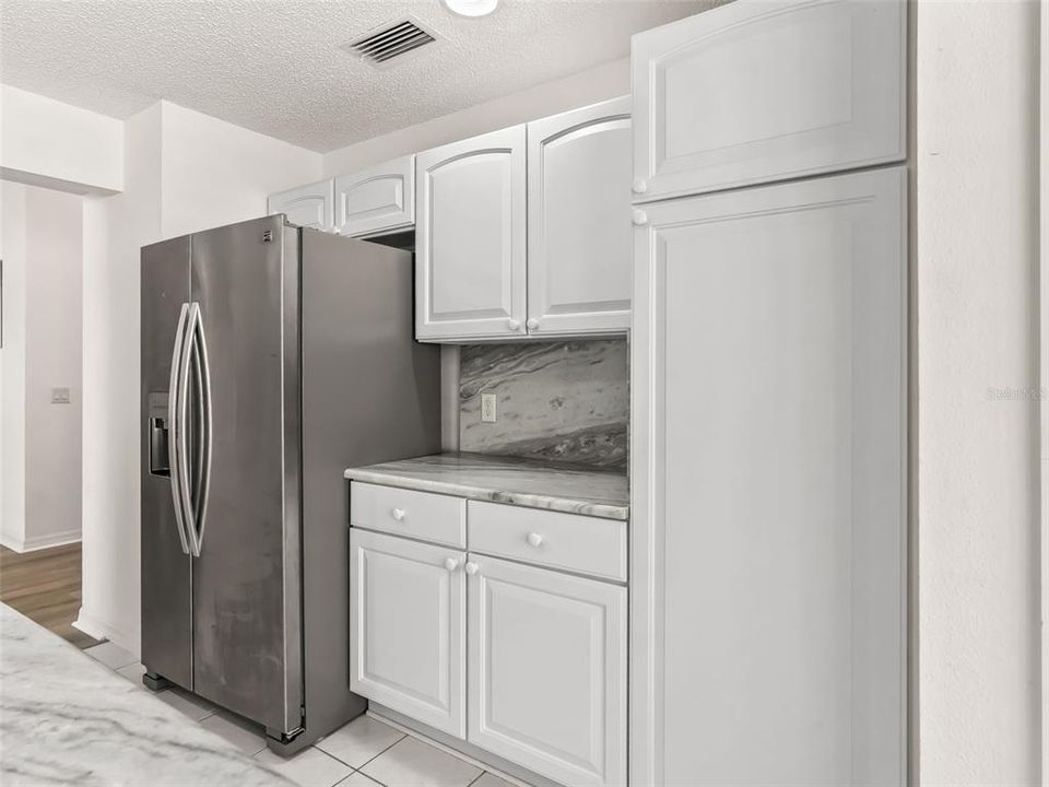 En Venta: $459,000 (3 camas, 2 baños, 2200 Pies cuadrados)