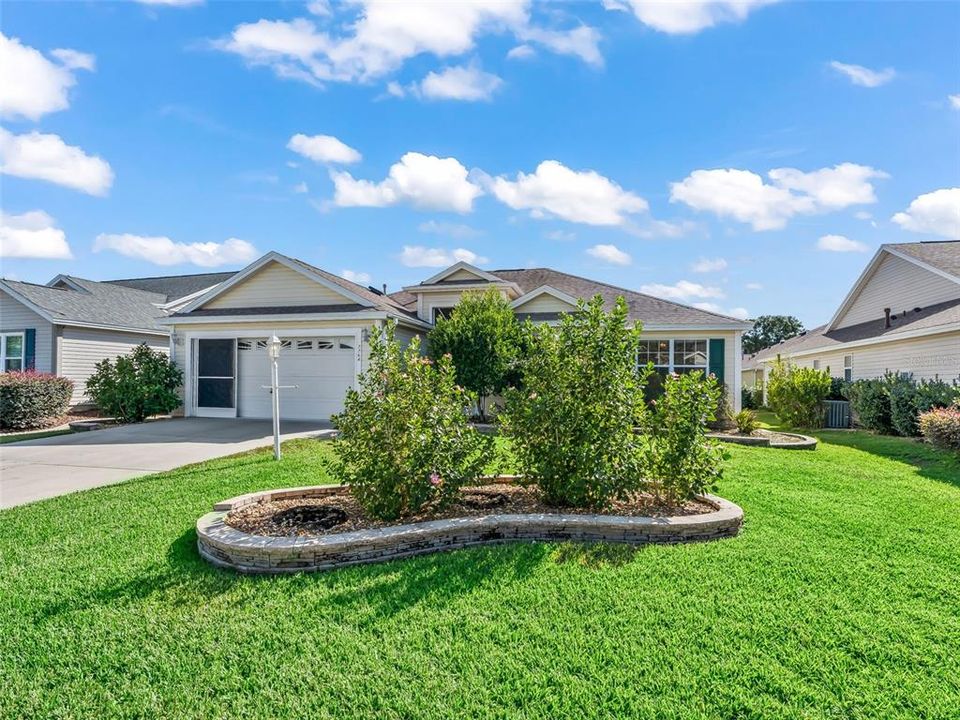 En Venta: $459,000 (3 camas, 2 baños, 2200 Pies cuadrados)