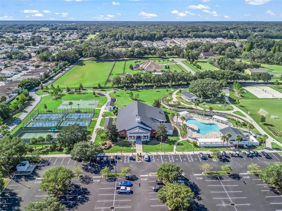 En Venta: $459,000 (3 camas, 2 baños, 2200 Pies cuadrados)